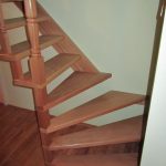 Self-supporting beech staircase
