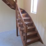 Golden oak colour beech staircase, with risers - Scari din lemn Suceava scari-interioare-din-lemn-suceava-img_3112