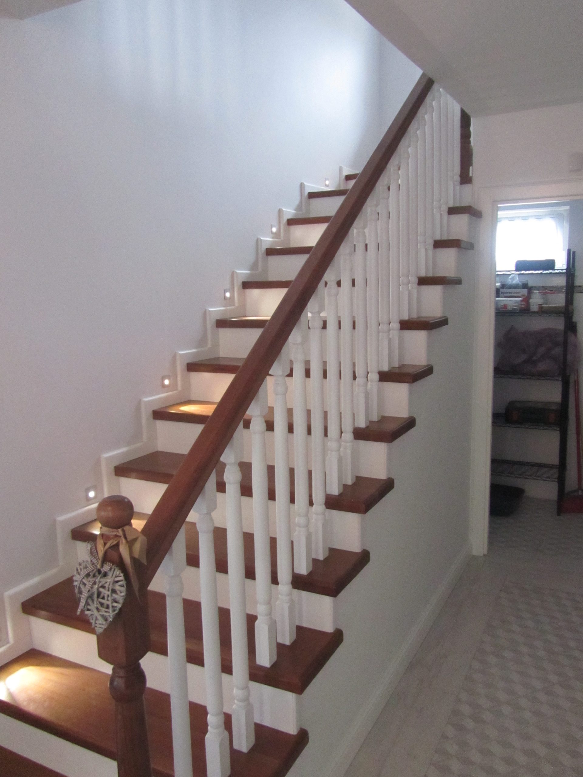Staircase covering in beech wood - Scari din lemn Suceava Staircase covering in beech wood - Concrete or metal covering